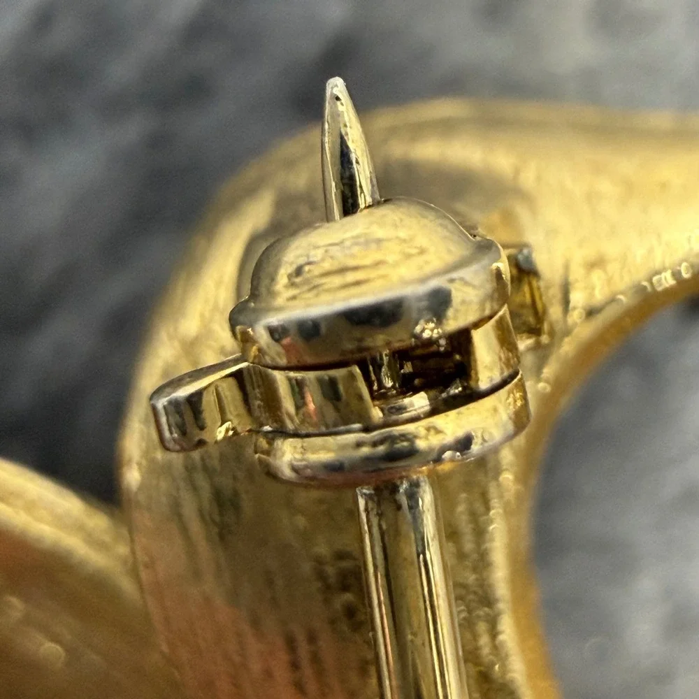 Vintage Gold Tone Bow‎ Brooch Pin Women's Fashion Accessory 2 in